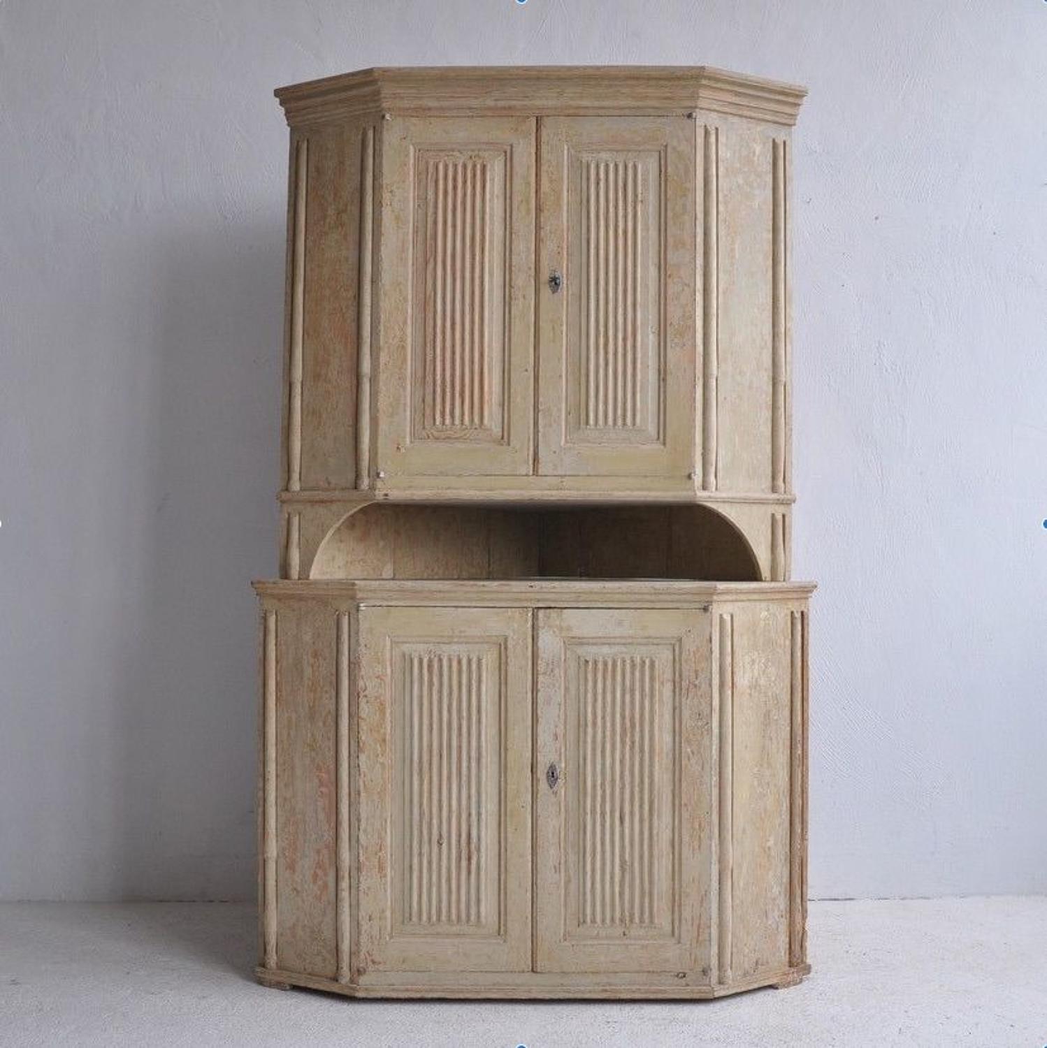 Gustavian Period Corner Cabinet, Circa 1800